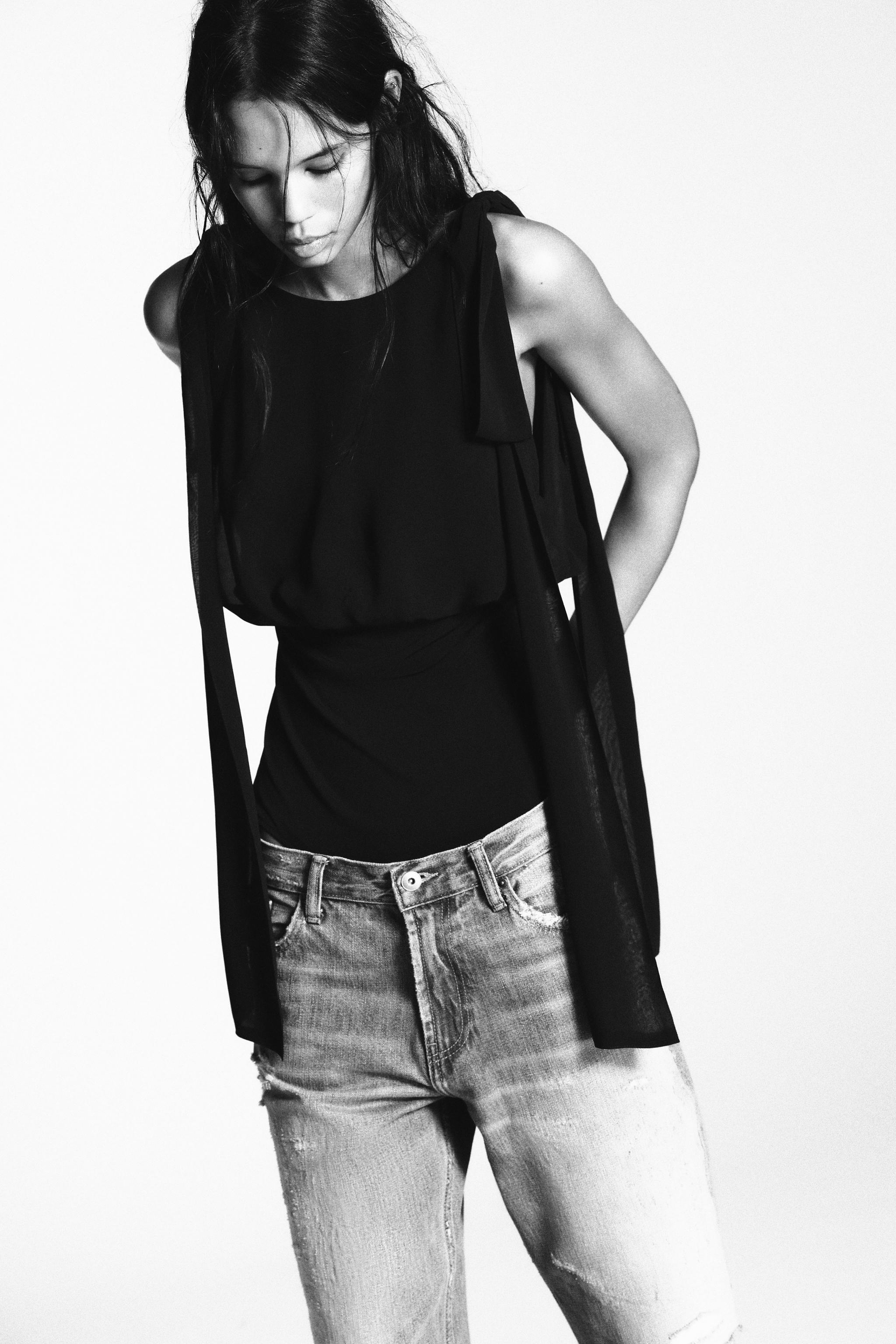 BODY EN CRÊPE GEORGETTE AVEC LACETS